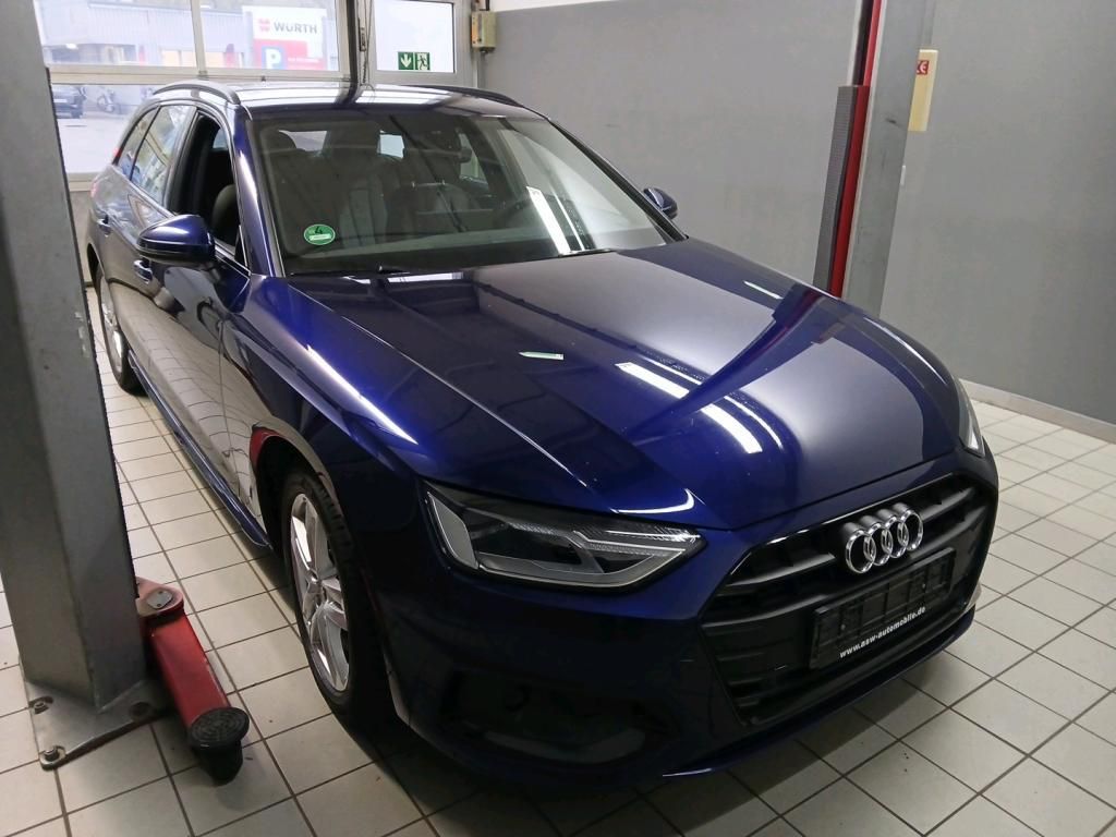 AUDI A4 2023