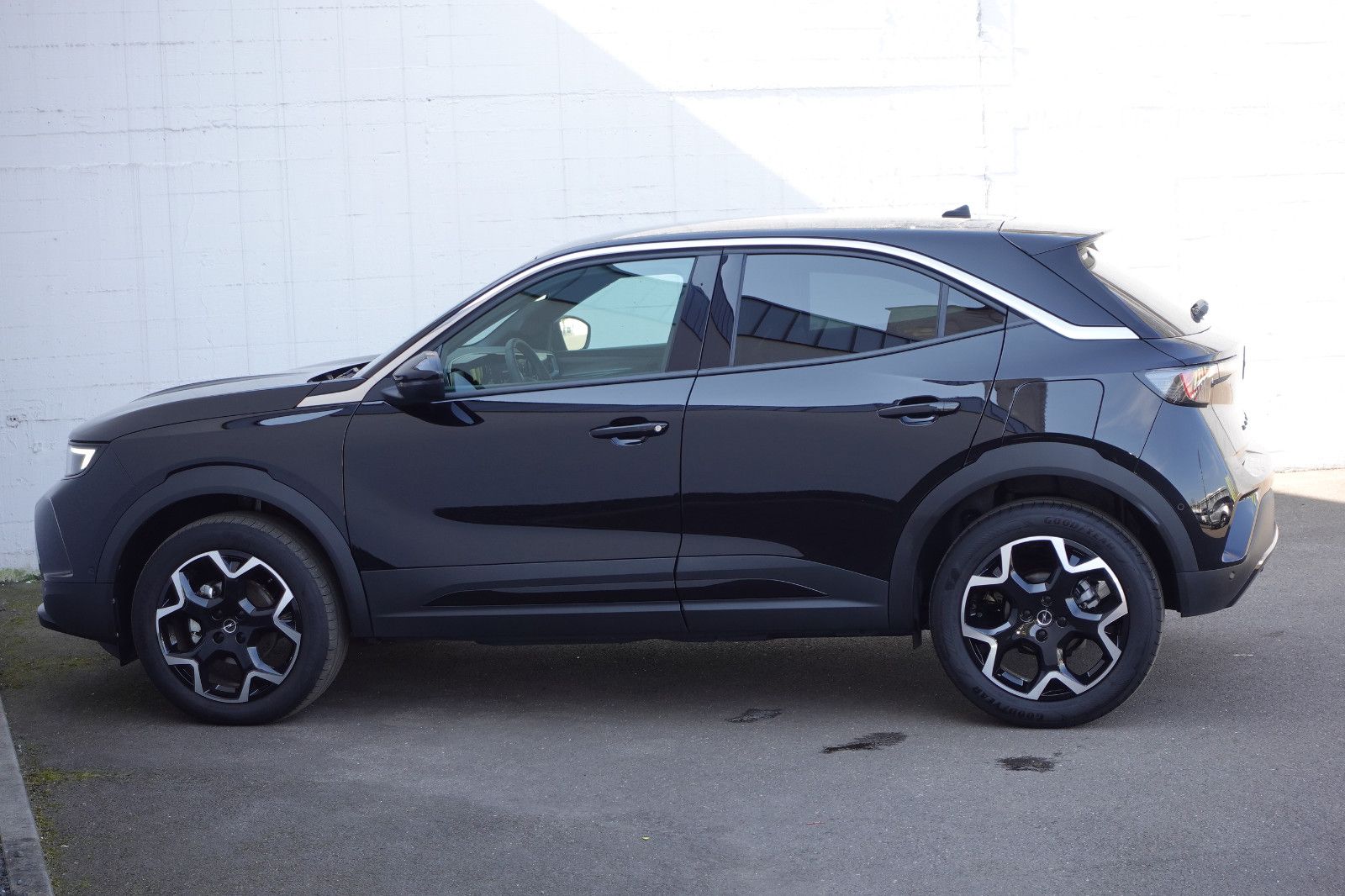 Fahrzeugabbildung Opel Mokka Ultimate 1.2T,Sitzhz,Kamera,18"Alu,PP,LED