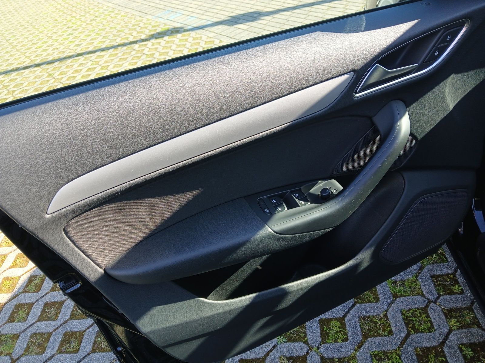 Fahrzeugabbildung Audi Q3 TFSI LED AHK SH