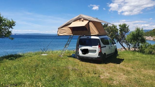 Dacia Dokker 1.6 Sce 100 mit Dachzelt Camper