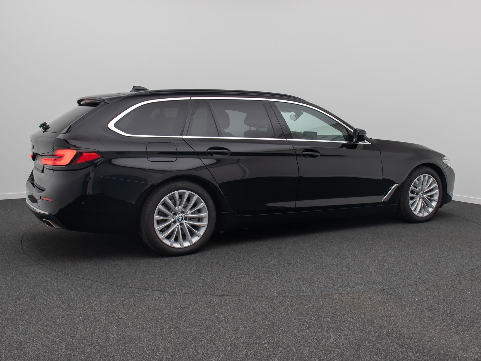 Fahrzeugabbildung BMW 520d xD Luxury Line Kamera DAB HUD Alarm Sport