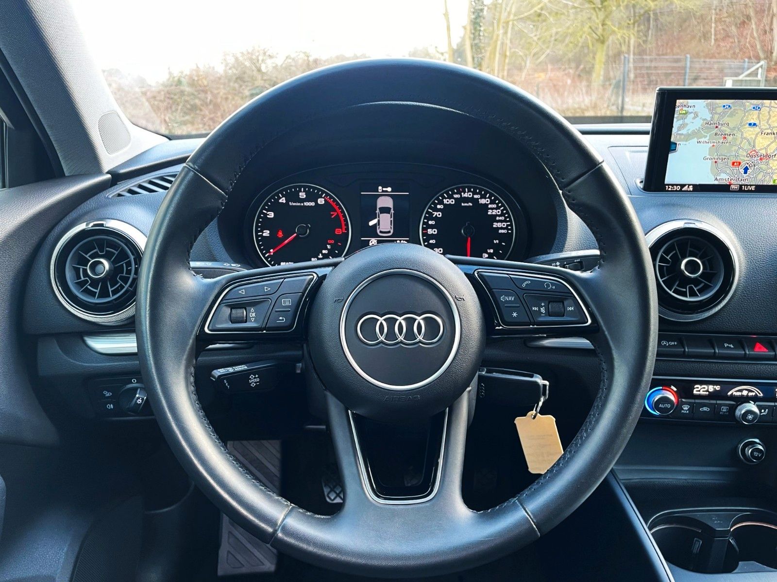 Fahrzeugabbildung Audi A3 SPORTBACK 150 PS SPORT NAVI BI-XENON DSP 18''