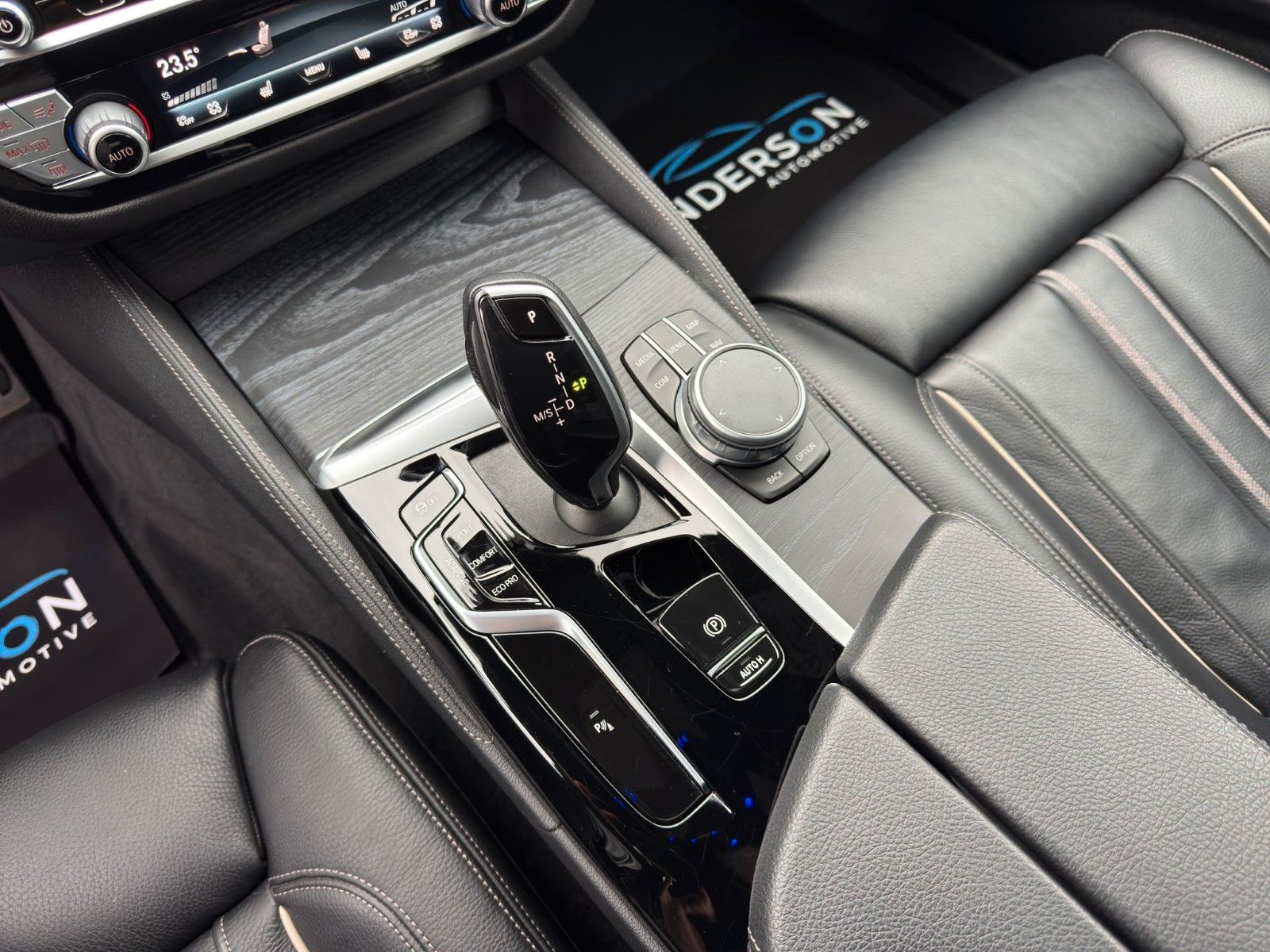 Fahrzeugabbildung BMW 530D TOURING XDRIVE M SPORT HUD H&K PANO LASER