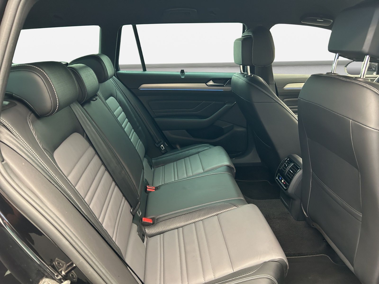 Volkswagen Passat Variant - Bild 18