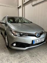 Toyota Auris Touring Sports Hybrid | 1. Hand 