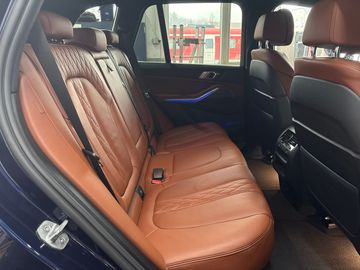 BMW X5 xDrive40d M Sportpaket Head-Up HiFi DAB WLAN
