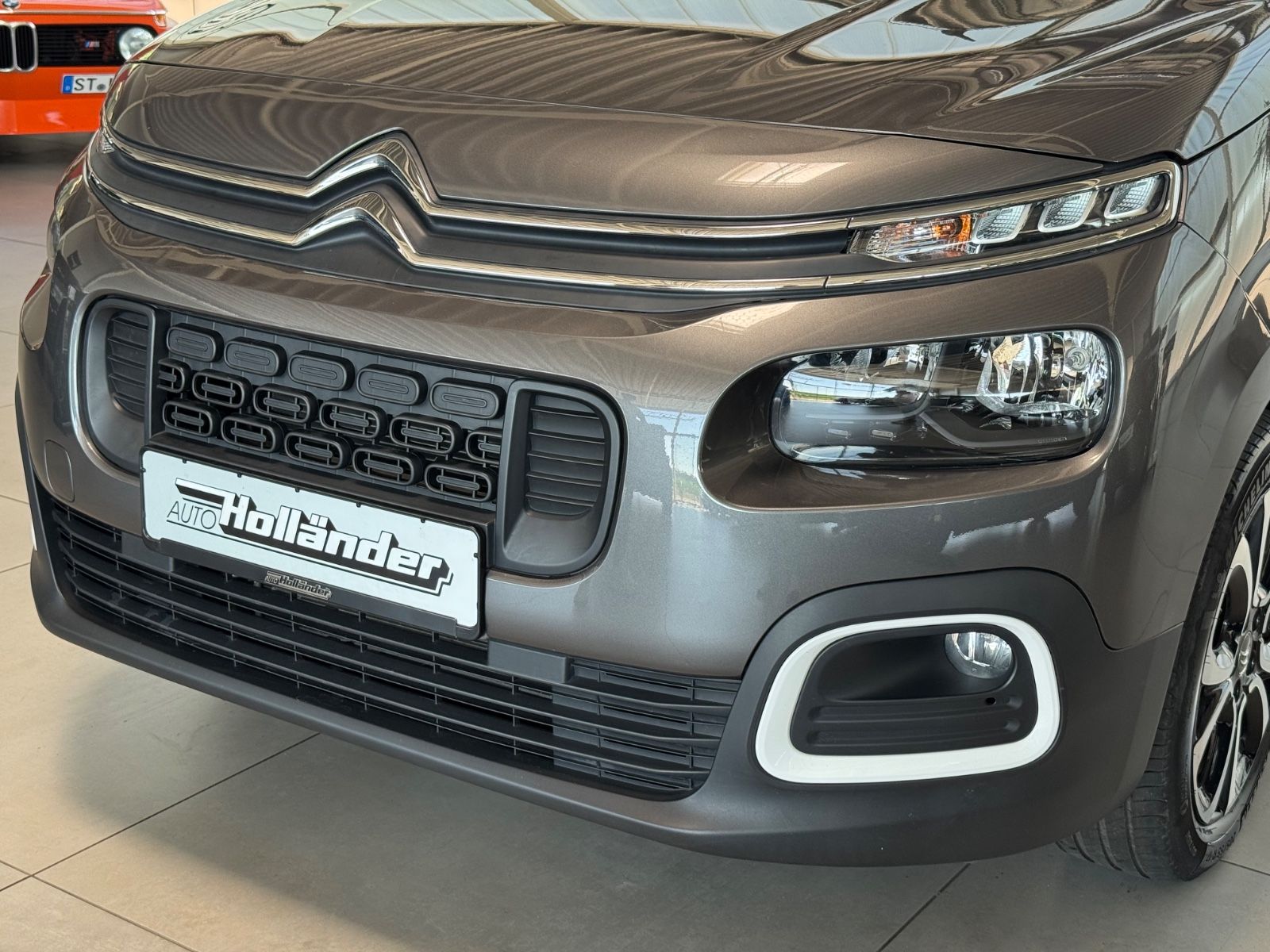 Fahrzeugabbildung Citroën Berlingo 1.5 BlueHDi 130 FAP Shine XL "Camping"
