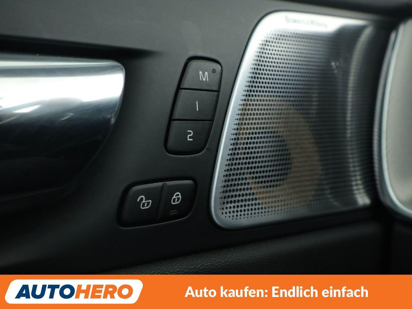 Volvo XC60 2.0 D5 R Design AWD Aut.*NAVI*HEAD-UP*LED*