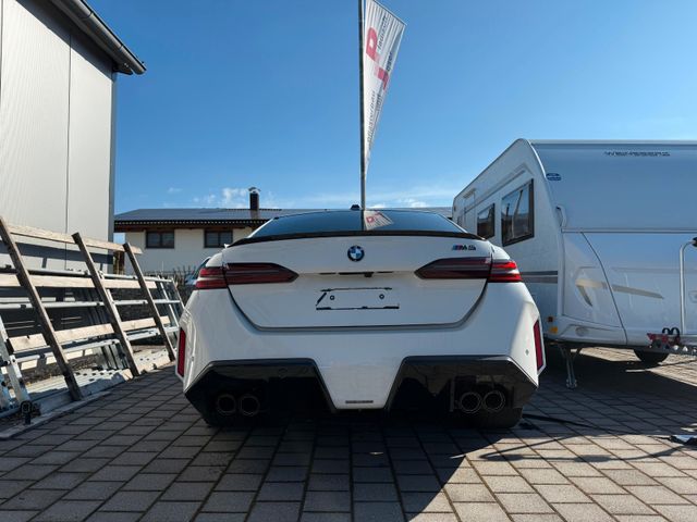 BMW M5 Limousine/ EXT. M CARBON PAK/ DRIVING PROF.