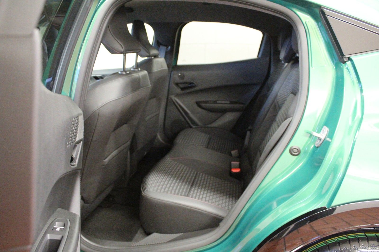 Fahrzeugabbildung Renault Clio VI TCe 115 Techno*Winter-Paket* #15688