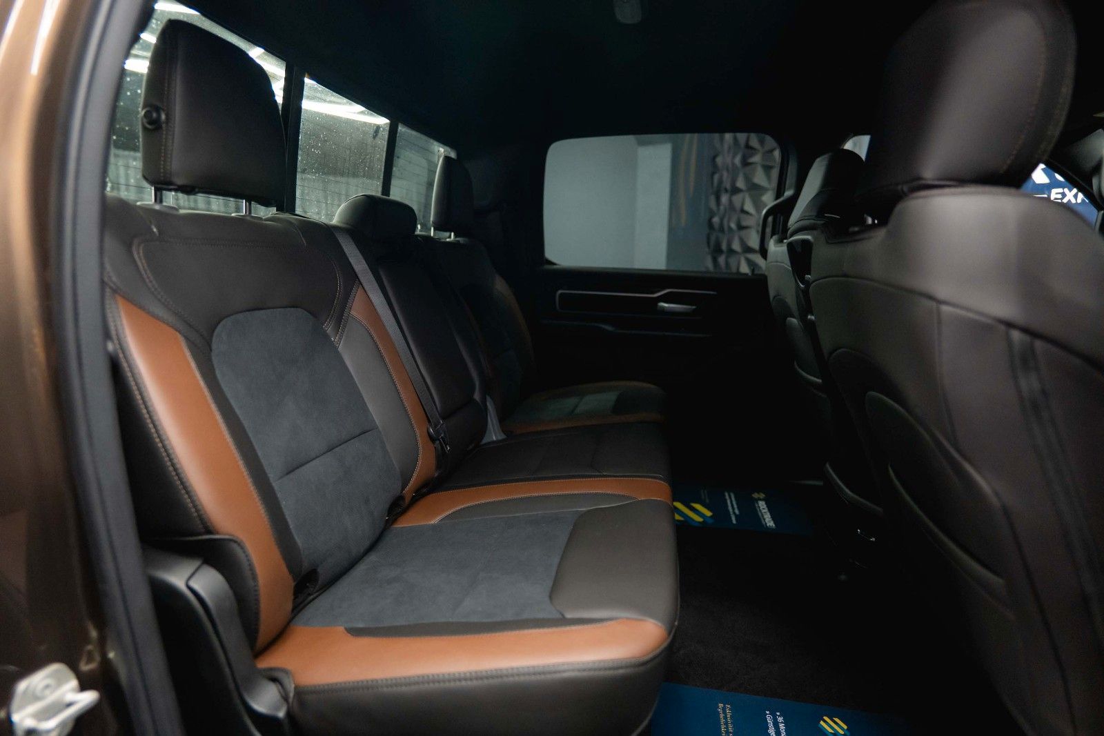 Fahrzeugabbildung Dodge RAM 5.7 V8 HEMI 4x4 OFFROAD Night Limited 19%