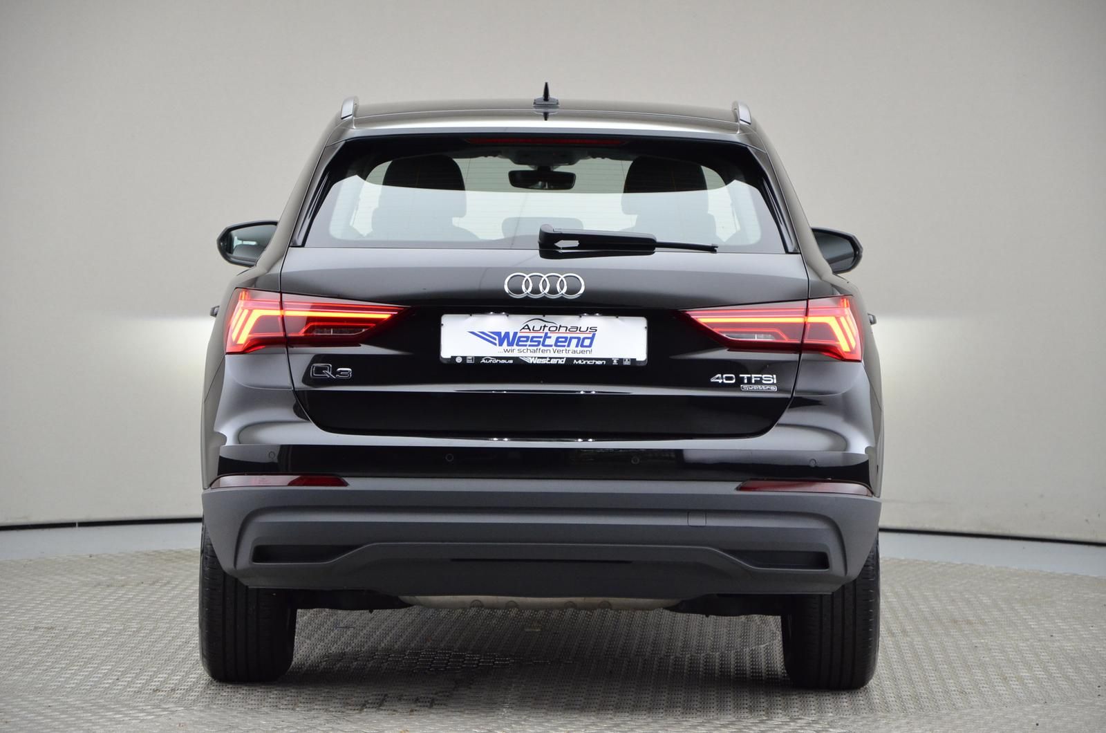 Fahrzeugabbildung Audi Q3 40 TFSI 140kW quattro S tronic Navi LED