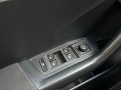 Fahrzeugabbildung Volkswagen T-Roc 1.5 TSI DSG Sitzheizung PDC Bluetooth