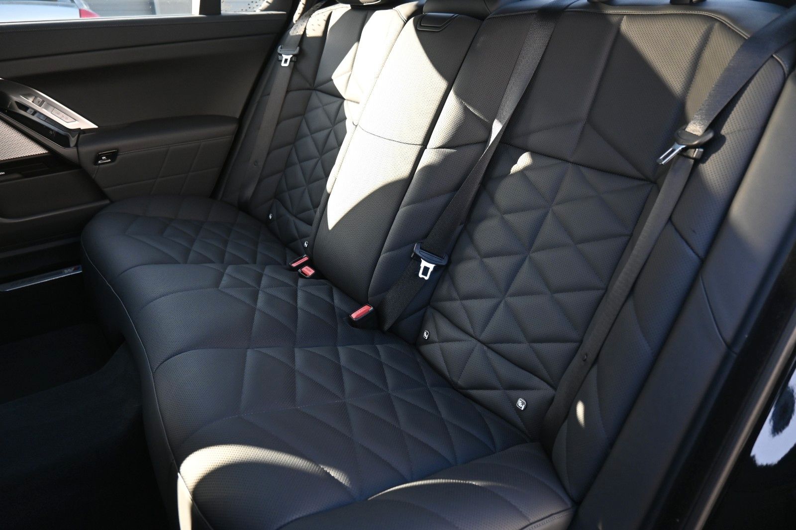 Fahrzeugabbildung BMW 740 d xDrive M Sport*PANO*Shadow*MIETKAUF