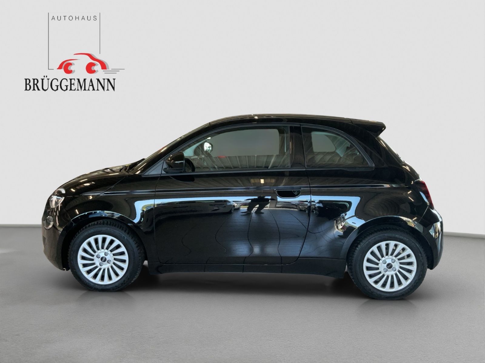 Fahrzeugabbildung Fiat 500e + Radio- & Winterpaket