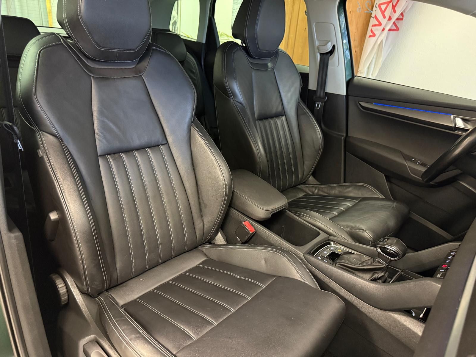 Fahrzeugabbildung SKODA Karoq Style 4x4 / AHK/ALLRAD/LED/KAMERA/LEDER