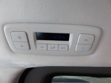 Hyundai STARIA 1.6 T-GDI HEV Signature