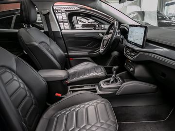 Ford Focus Turnier 1.0 Active Vignale Family-Paket