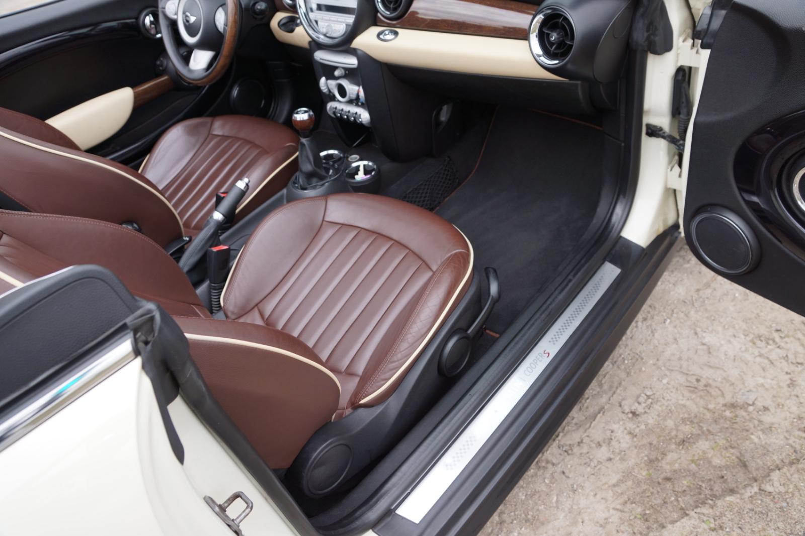 MINI Cooper S Cabrio *Akrapovic* *Harman Kardon*