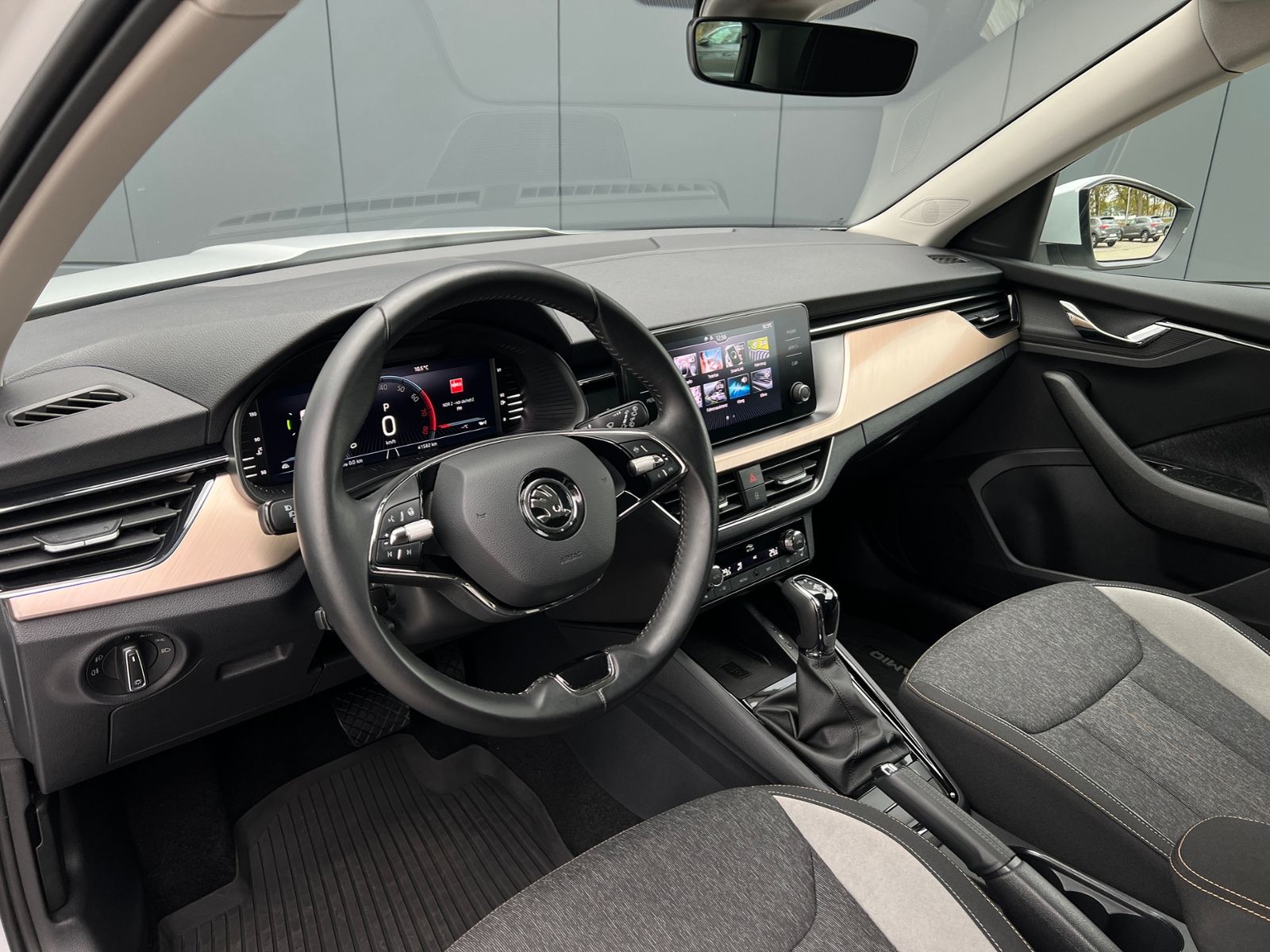 Fahrzeugabbildung SKODA Kamiq Style 1.5 TSI DSG *AHK, LED, ACC, 17"-LM*