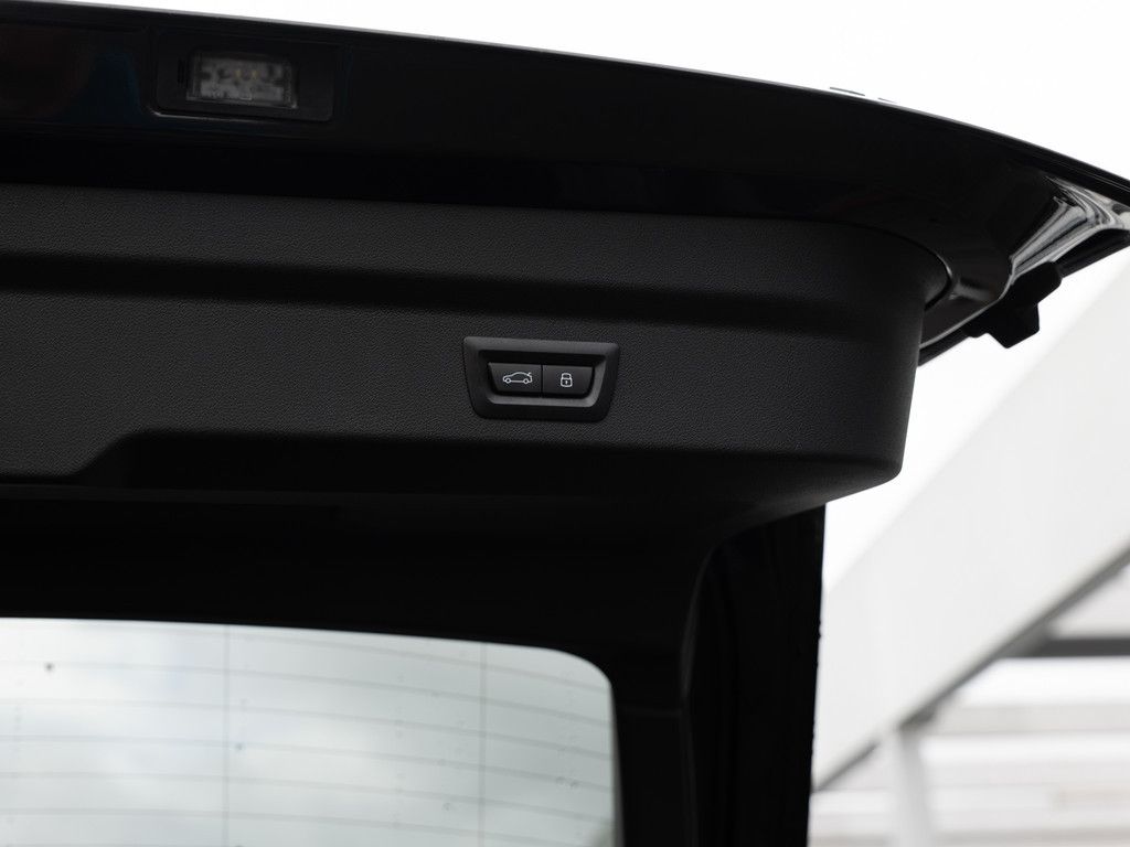 BMW iX2 - Bild 13