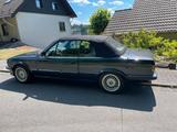 BMW E 30 Cabrio  320 - BMW 320 aus 1988 mit Benzin-Antrieb: Cabrio