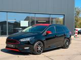 Ford Focus  ST-Line Black Turnier / Zahnriemen NEU - Ford Focus Turnier ST Line Gebrauchtwagen