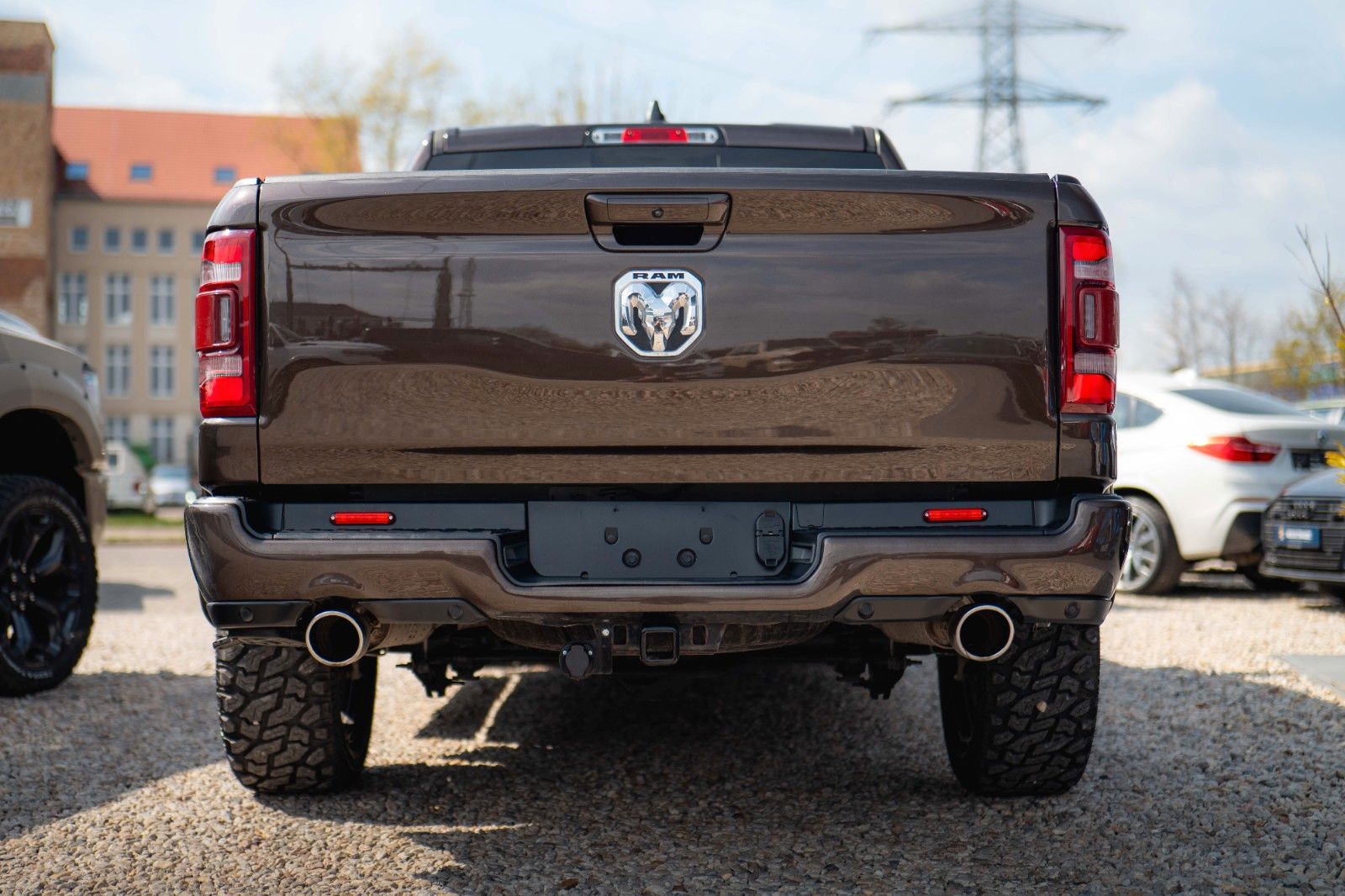 Fahrzeugabbildung Dodge RAM 5.7 V8 HEMI 4x4 LARAMIE Limited Offroad LED