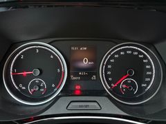 Fahrzeugabbildung Volkswagen T6.1 Multivan Comfortl. - Navi*Kamera*Standhzg!!