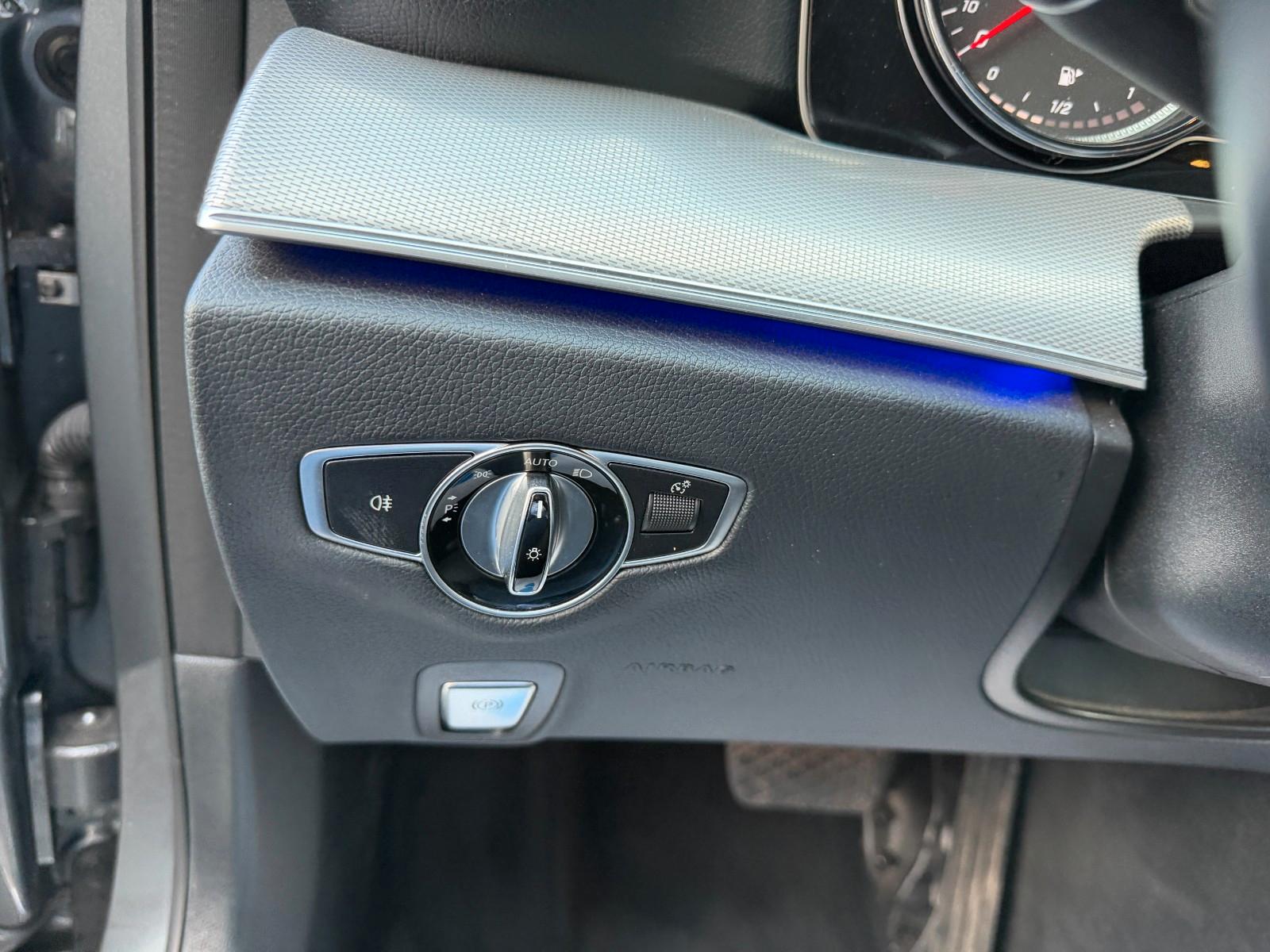 Mercedes-Benz E 220d Avantgarde AMBIENTE/LED/KAMERA/TOTWINKEL