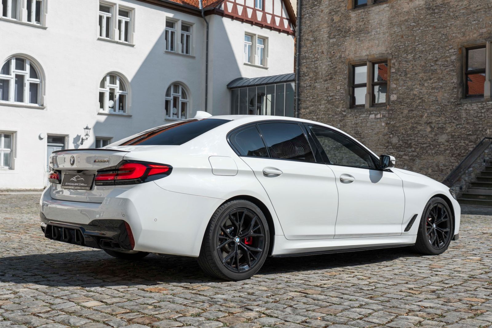 Fahrzeugabbildung BMW M550IX Massage Harman 360° Head UP LED NAV PDC