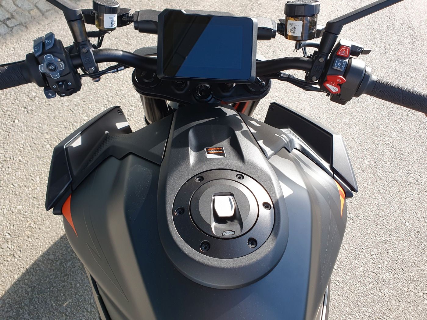 Fahrzeugabbildung KTM 1390 Super Duke R 2024