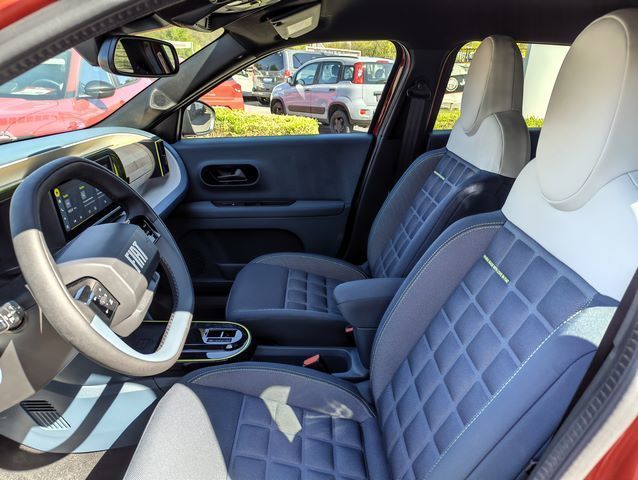 Fahrzeugabbildung Fiat Grande Panda LA PRIMA Hybrid 1.2 eDCT