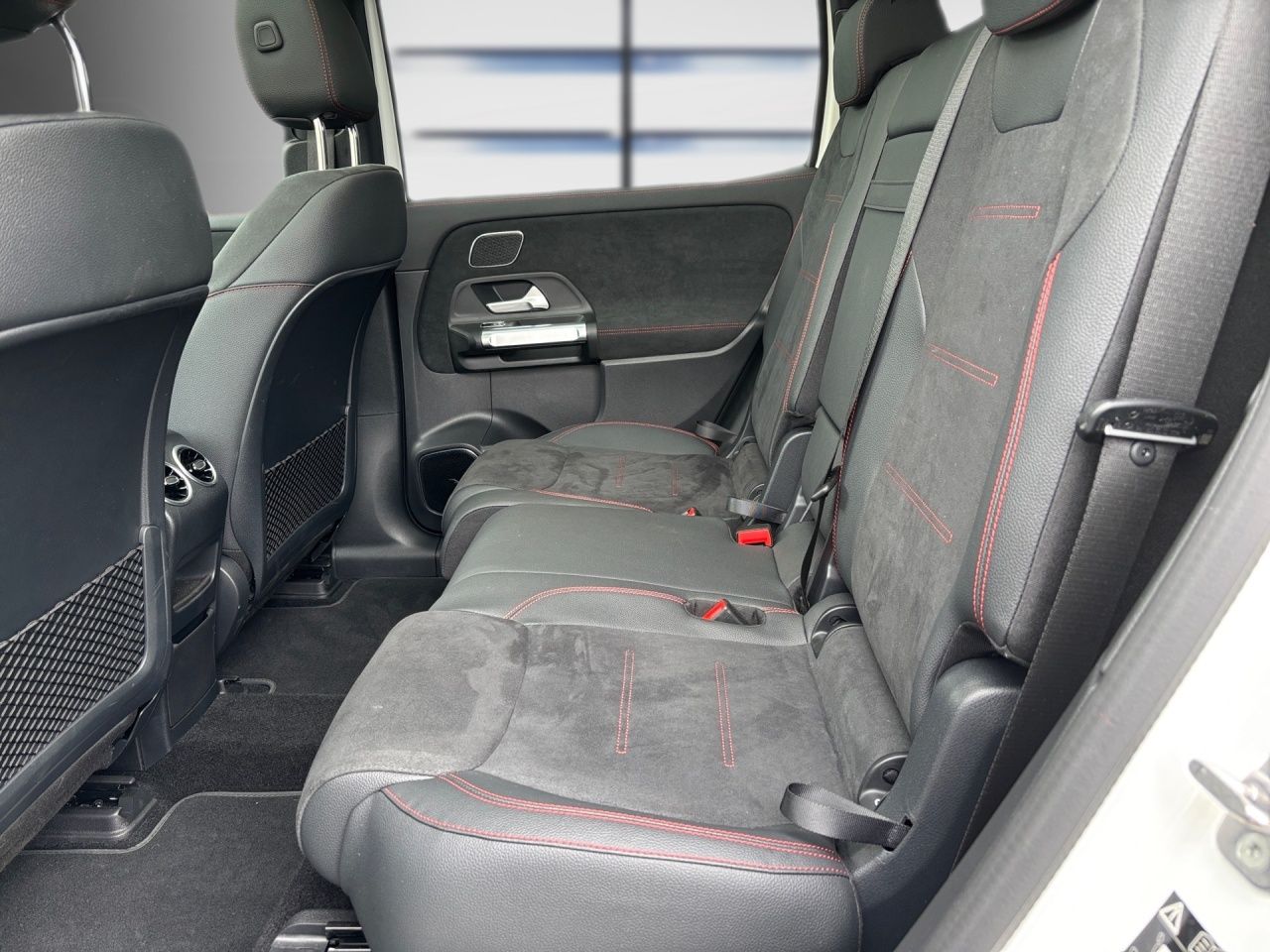 Fahrzeugabbildung Mercedes-Benz EQB 300 4M AMG+NIGHT+HUP+AHK+BUR+MEMORY+360+PANO
