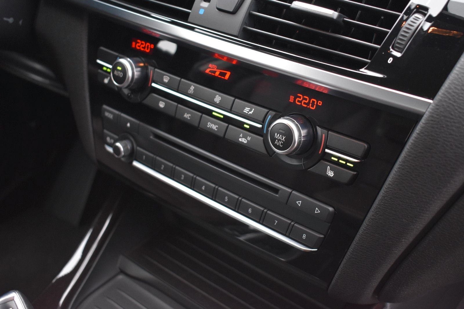 Fahrzeugabbildung BMW X3 xDrive 30 d X Line AHK Navi Leder 1. Hand