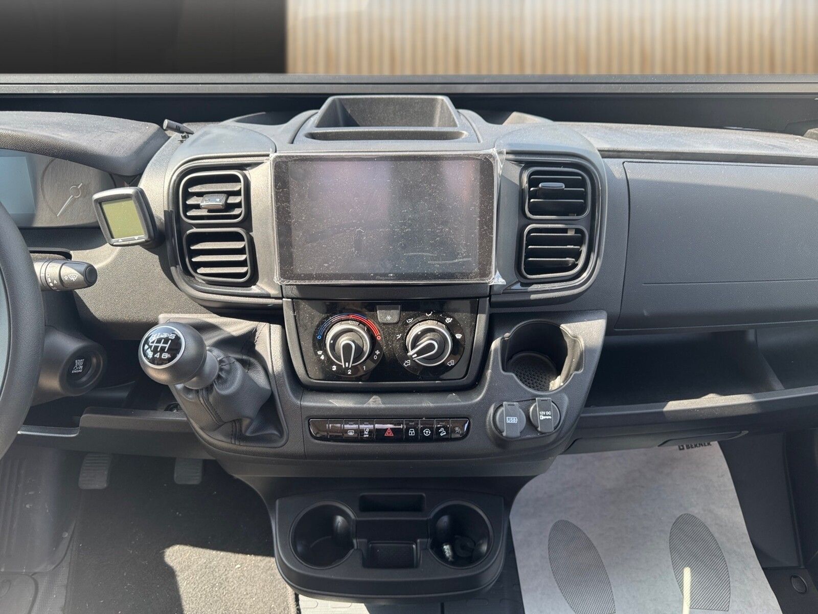 Fahrzeugabbildung Eura Mobil Van V 635 EB Klimaauto., Solar, Fahrassistenzpak