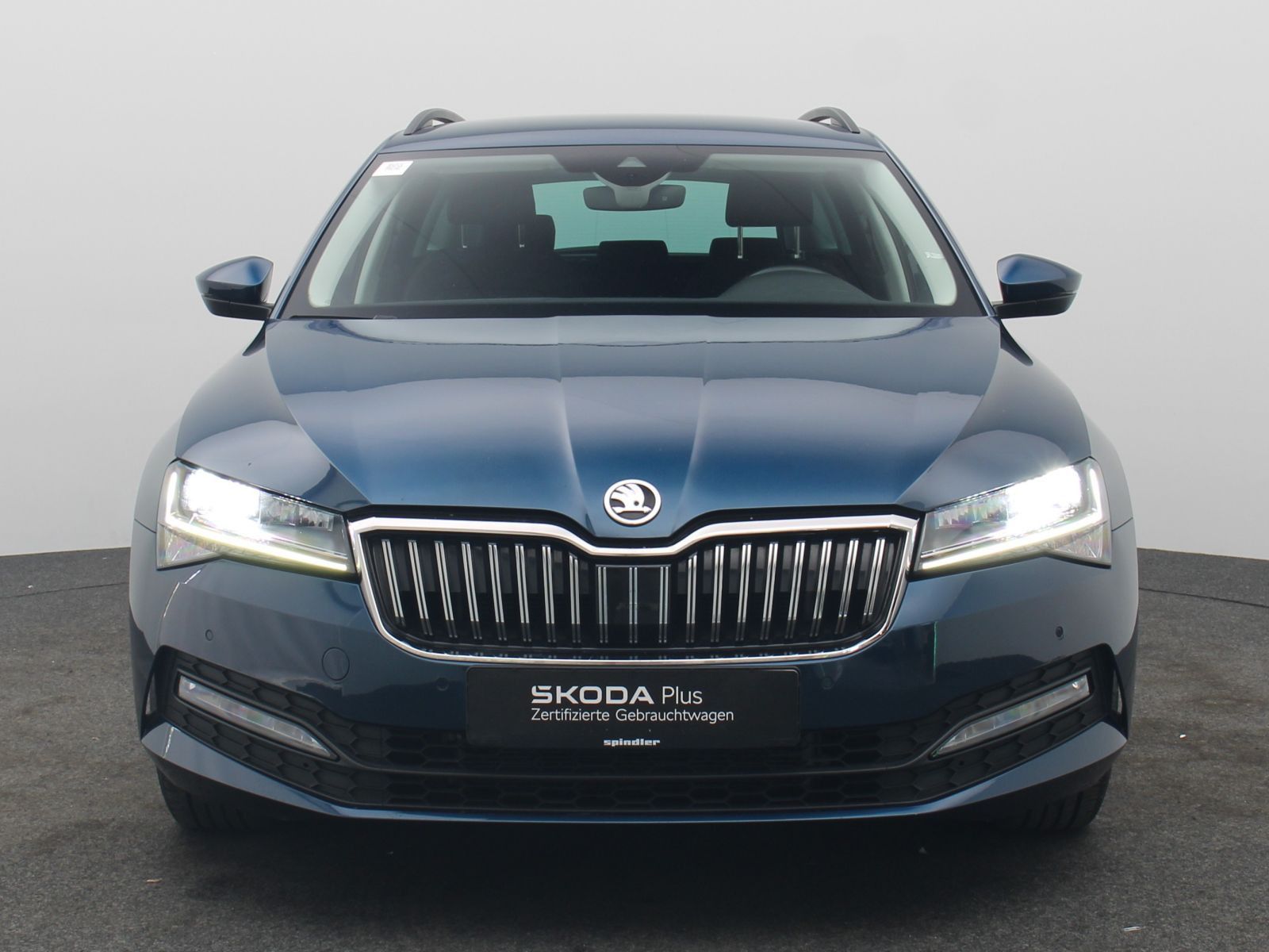 Skoda Superb - Bild 2