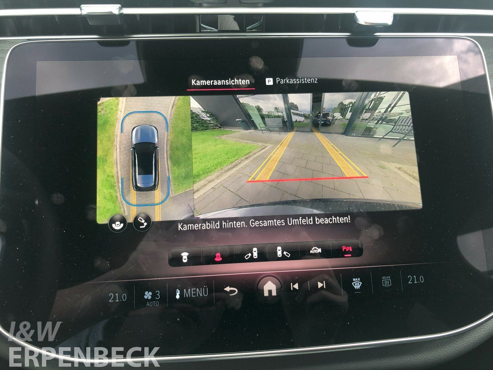 Fahrzeugabbildung Mercedes-Benz E 220 d T AMG Panorama AHK Memory Distronic FAP
