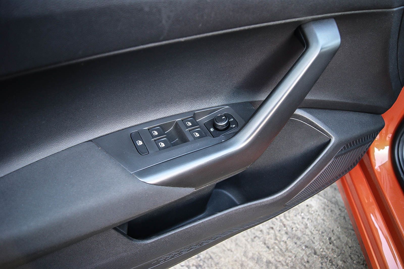 Fahrzeugabbildung Volkswagen Polo VI Trend 1.0 BMT ENERGETIC-ORANGE PDC KLIMA