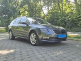 Skoda Octavia 2.0 TDI SCR DSG Premium Edition Comb...