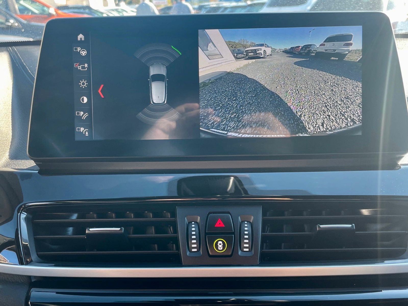 Fahrzeugabbildung BMW X2 xDrive18d Navi SPORTSITZE LED Kamera 1.HD 18"