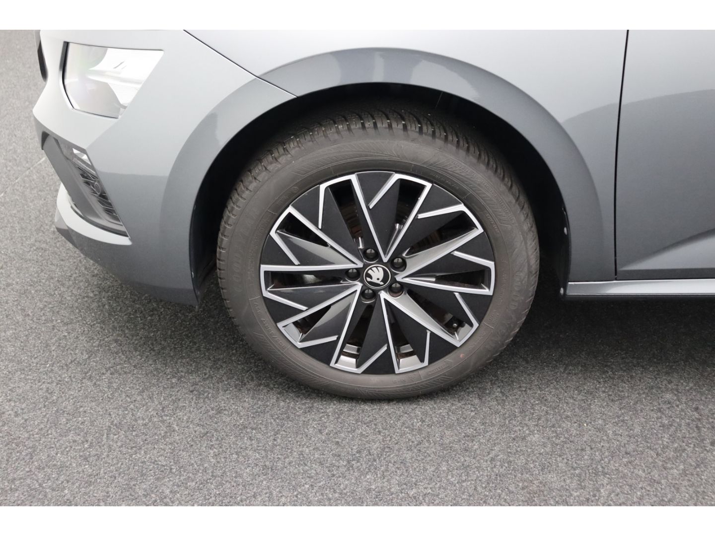 Fahrzeugabbildung SKODA Kamiq 1.0 Selection Kamera SHZ Einparkhilfe vorn
