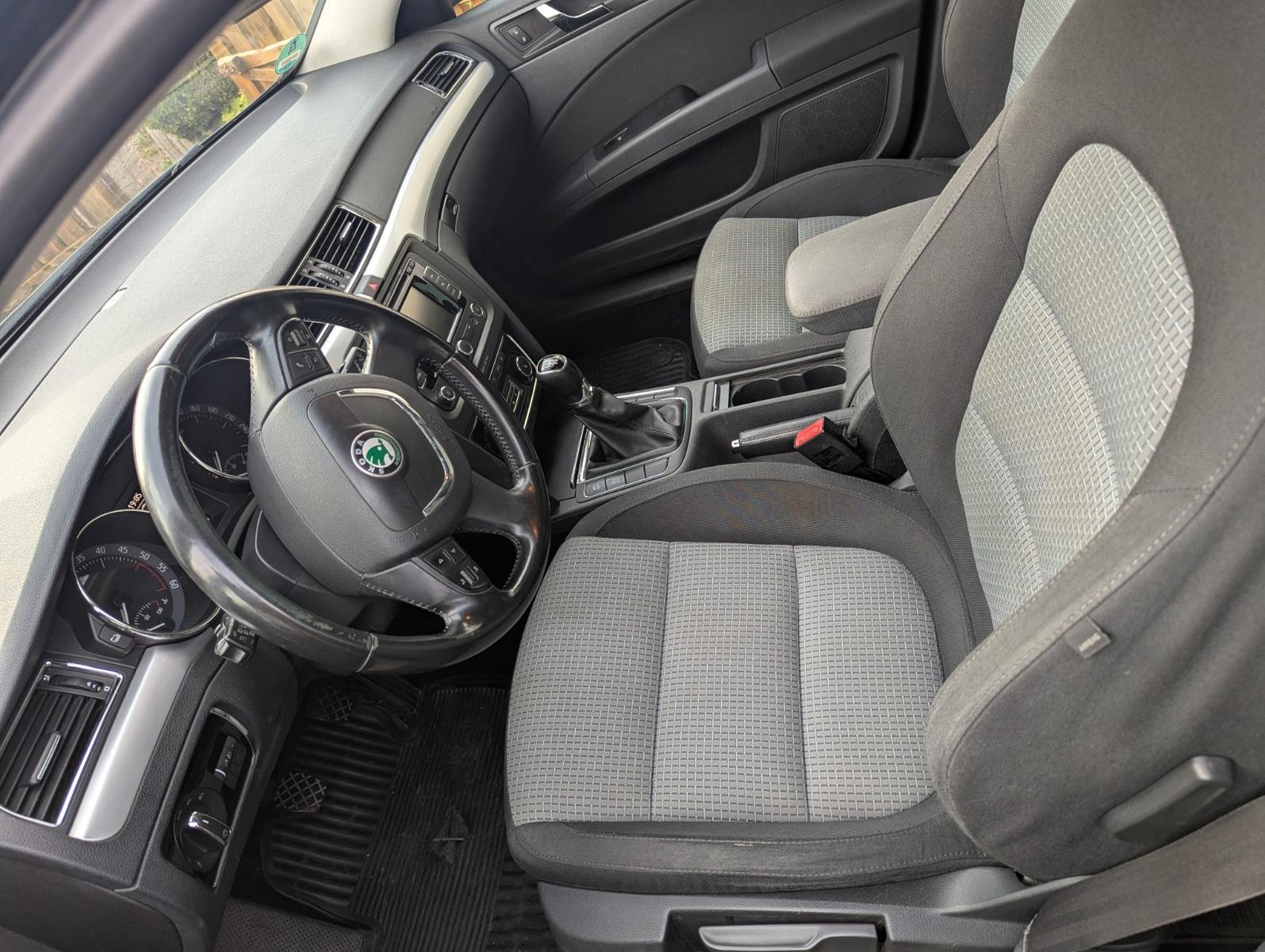 Skoda Superb 2013 — photo 10