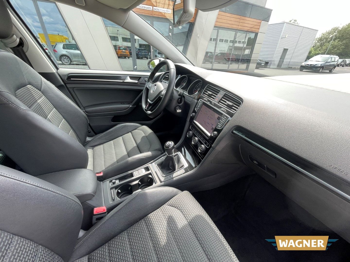 Fahrzeugabbildung Volkswagen Golf VII Highline BMT Klimaautomatik Bi-Xenon