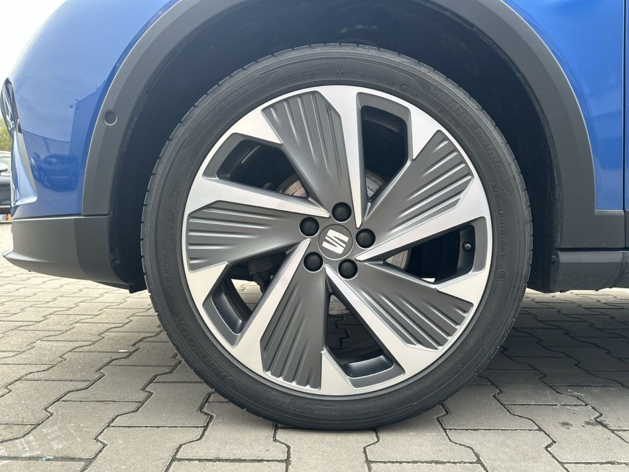 Fahrzeugabbildung SEAT Arona FR 1.5 TSI 150 PS DSG - mit KI generiert/bearbeitet