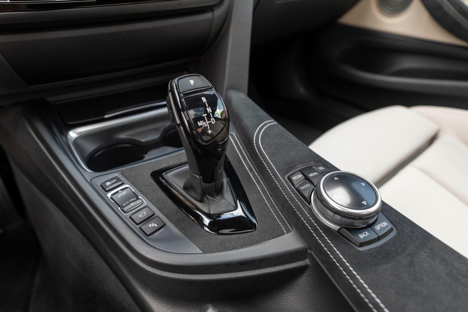 Fahrzeugabbildung BMW 435IX Coupe M-PERFORMANCE H&K HUD KAM NAV ALC