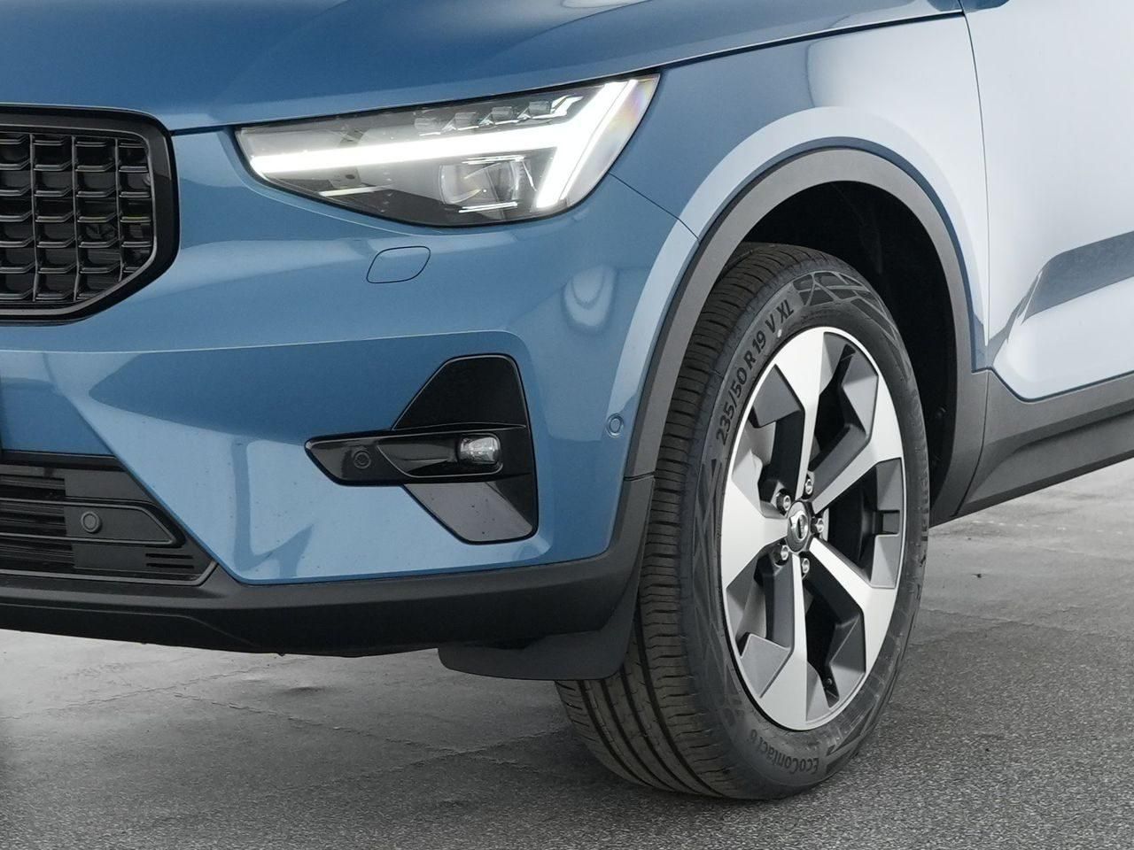 Fahrzeugabbildung Volvo XC40 Ultra Dark 2WD