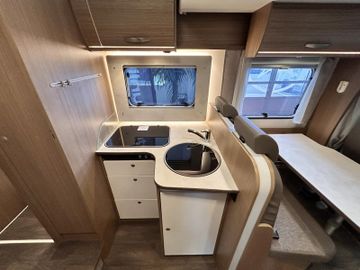 Carado T 334 SAT TV Fahrradtr. Automatik Hubbett Kamera