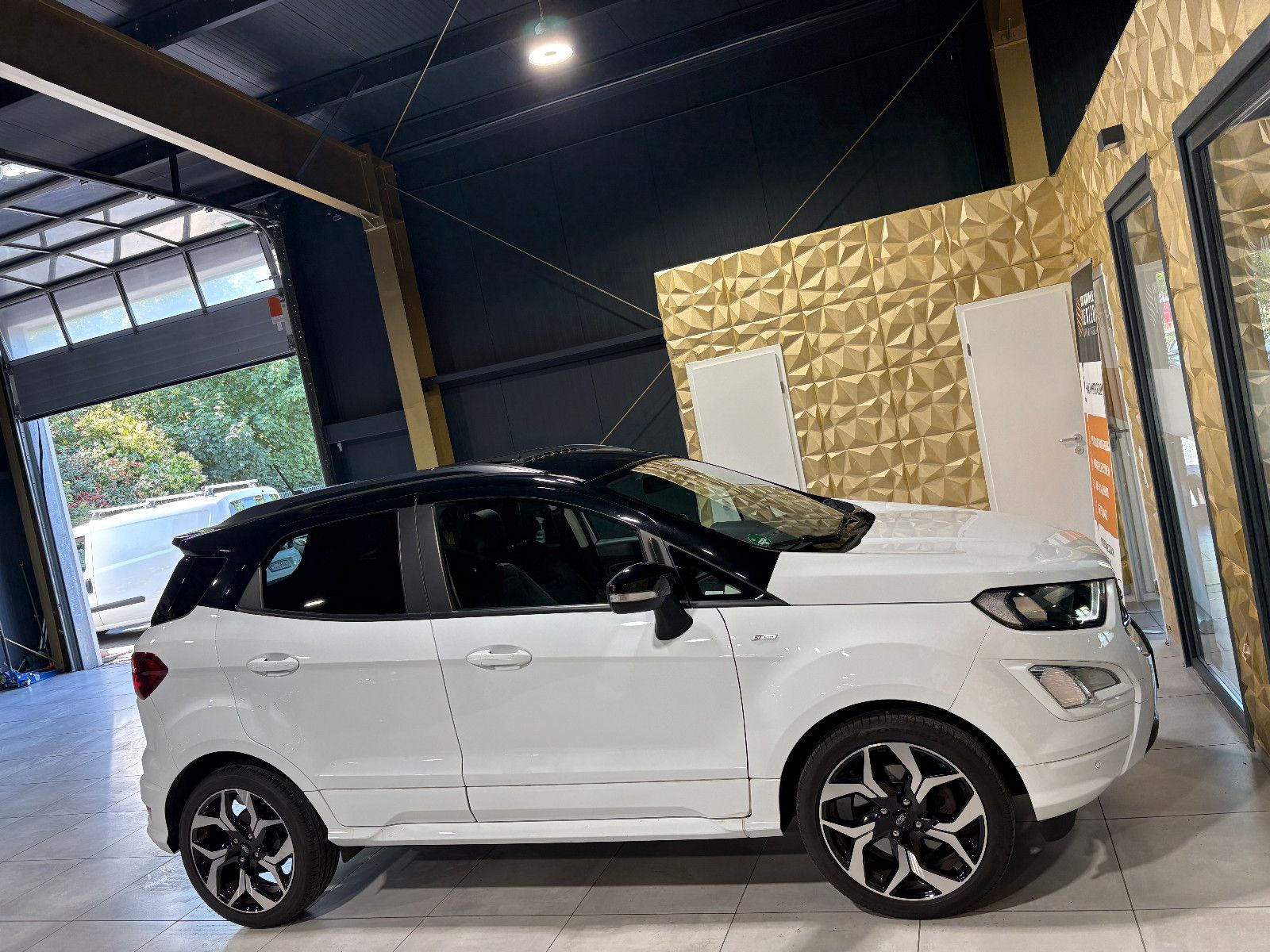 Fahrzeugabbildung Ford EcoSport ST-Line/ALCANTARA/PANO/APPLE/KAMERA/NAV