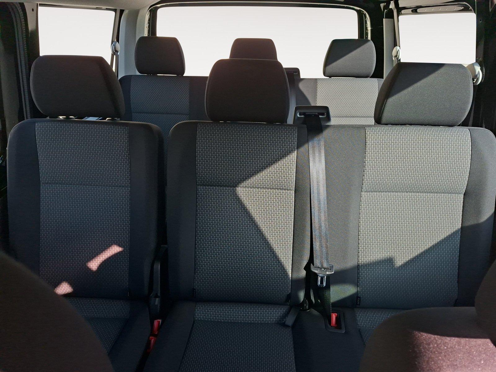 Volkswagen T6.1 Transporter Kombi 9 Sitzer RFK Clima ACC